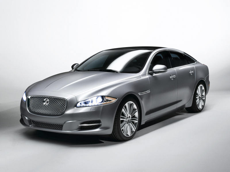 Illustration for article titled 2010 Jaguar XJ: The New Cat Revealed!